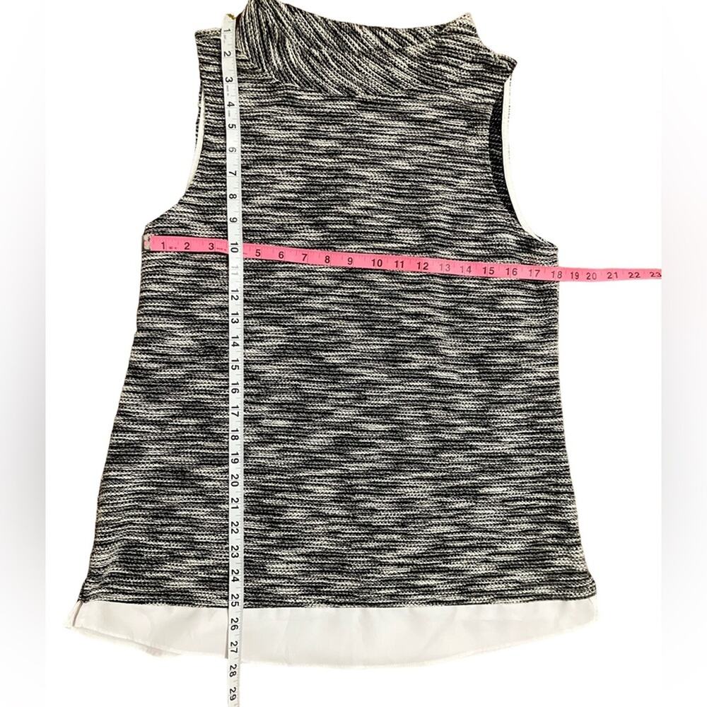 White House Black Market Monochrome Knit Top - Picture 4 of 5